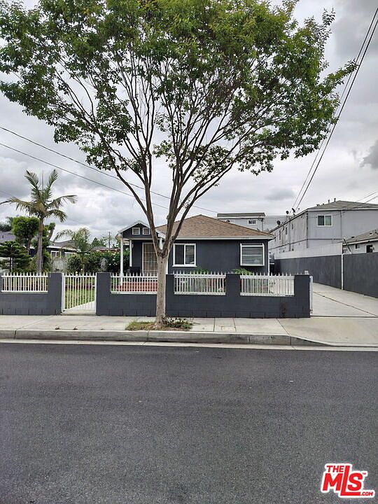 1st image of 15722 Larch Ave
