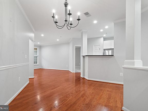 5th image of 2710 Bellforest Ct APT 308