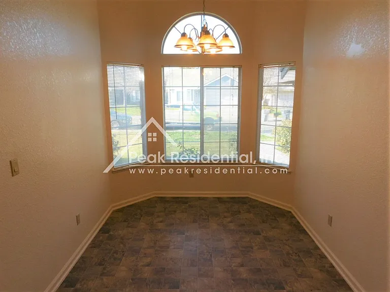 18 Smokey Leaf Ct — Photo 5
