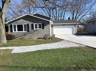 526 Ela Rd, Lake Zurich, IL 60047