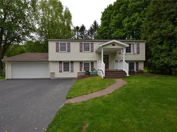 2314 Vandy Dr, Macedon, NY 14522