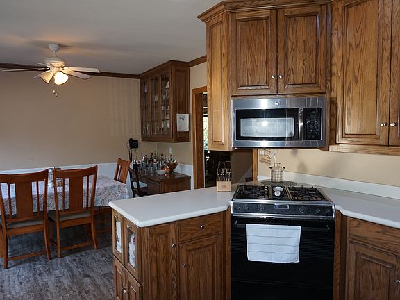 4th image of 838 W State Road 218