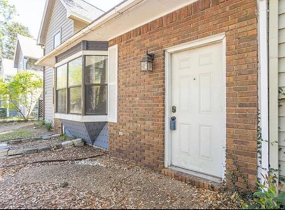 4th image of 941 Ashley Ln