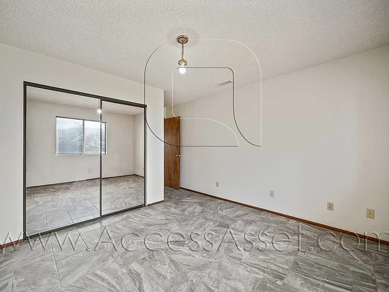 21825 Canyon Dr — Photo 14