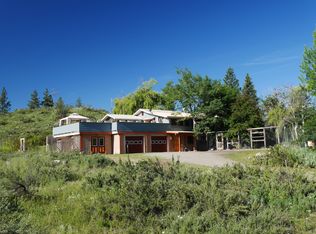 158 E Chewuch Rd, Winthrop, WA 98862