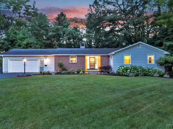 80 S Meadow Dr, Orchard Park, NY 14127