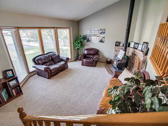 5th image of 15223 N Meadowview Dr