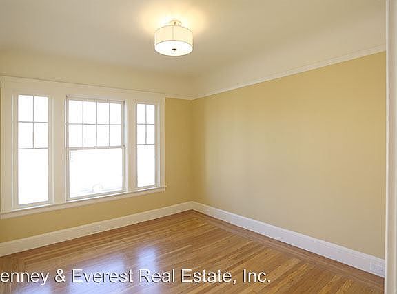 3rd image of 301 24th Ave