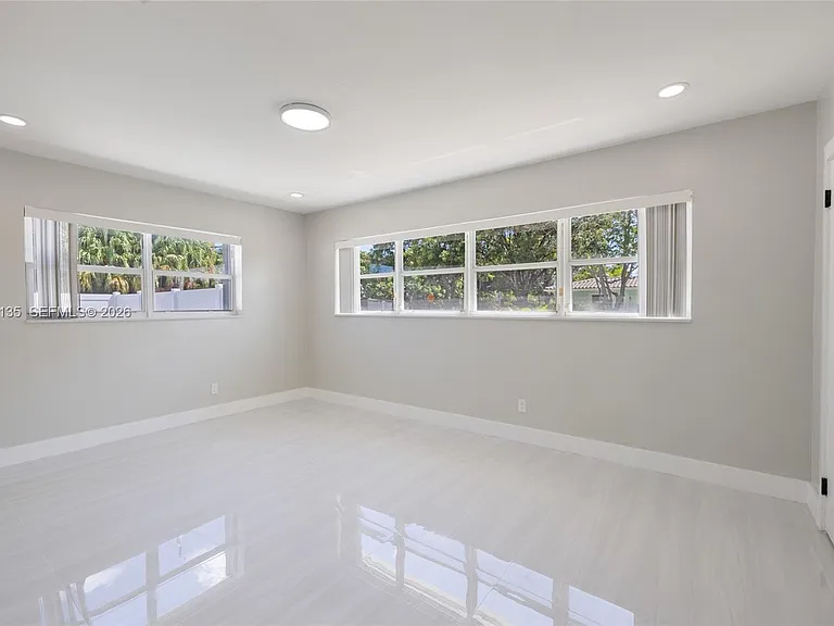 1221 SE 10th St — Photo 20