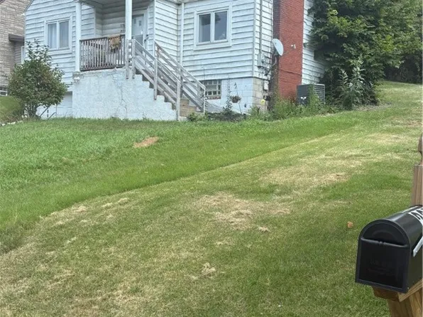 225 Maple Dr, Monroeville, PA 15146