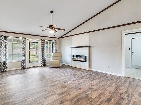 4th image of 502 Robert Lee Cir