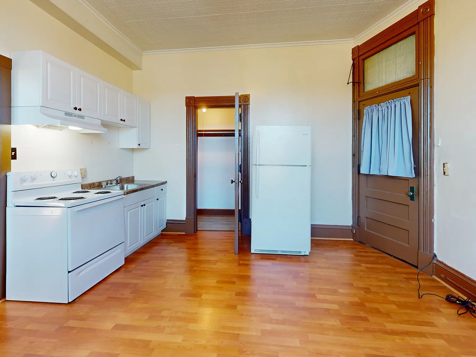 1 bed, 330 sqft, $1,395 — Photo 1