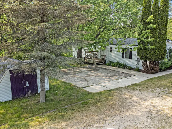 13621 Steffensen Rd, Gowen, MI 49326