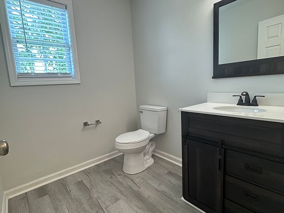 3rd image of 531 Mansfield Ln