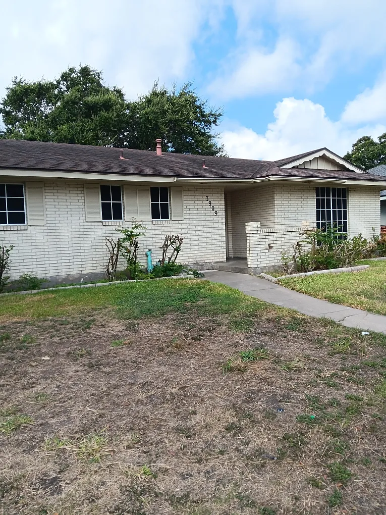 3 bed, 1367 sqft, $1,795 — Photo 2