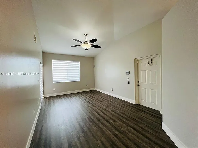 6944 SW 39th St #B203 — Photo 8
