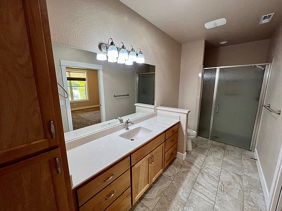 3rd image of 449 Eagle Rock Dr