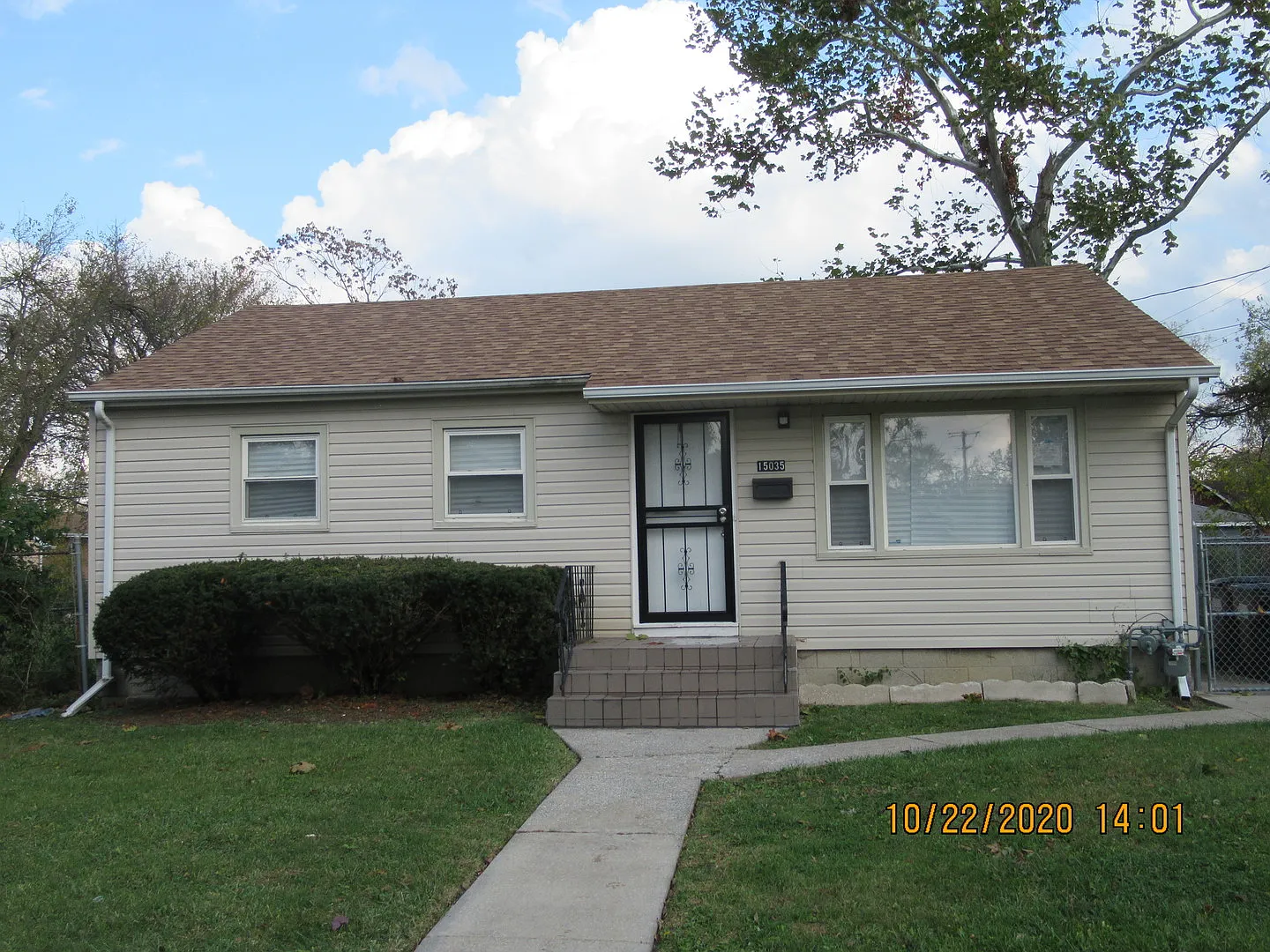 15035 Marshfield Ave photo 1