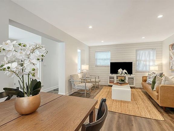4th image of 5610 AVENIDA DEL MARE