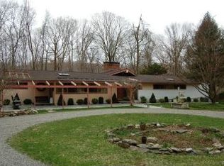 96 Deer Hill Dr, Ridgefield, CT 06877