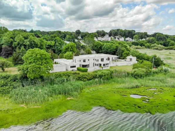 214 Sandwich St, Plymouth, MA 02360