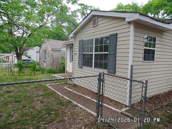 5th image of 305 Hickory St
