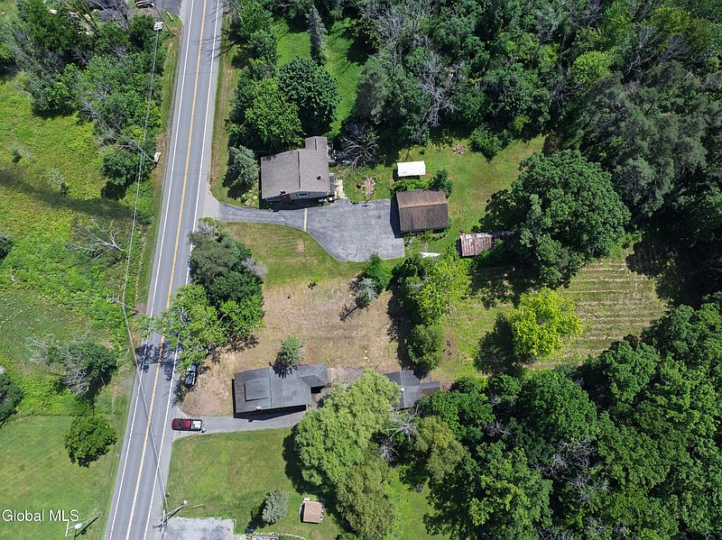 3rd image of 1211 Saratoga Road