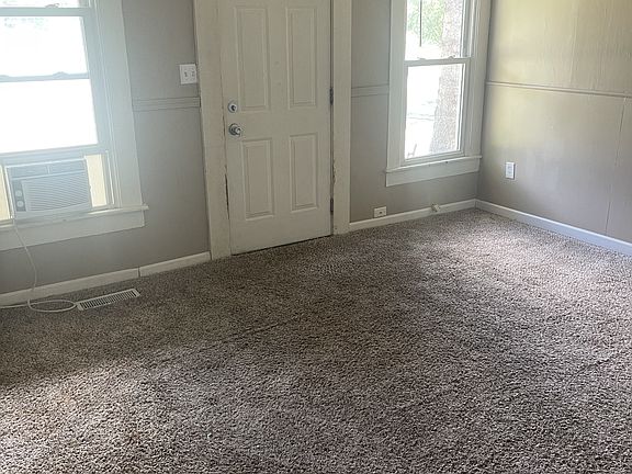3rd image of 319 W Washington St #1