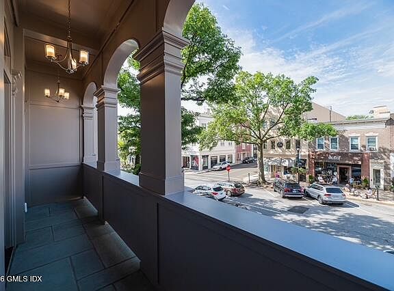 2nd image of 121 Greenwich Ave