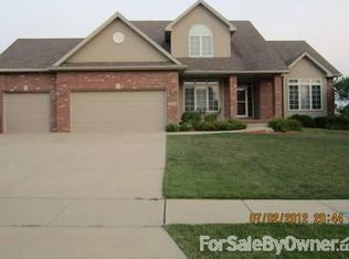 15186 Beechwood Ave, Clive, IA 50325