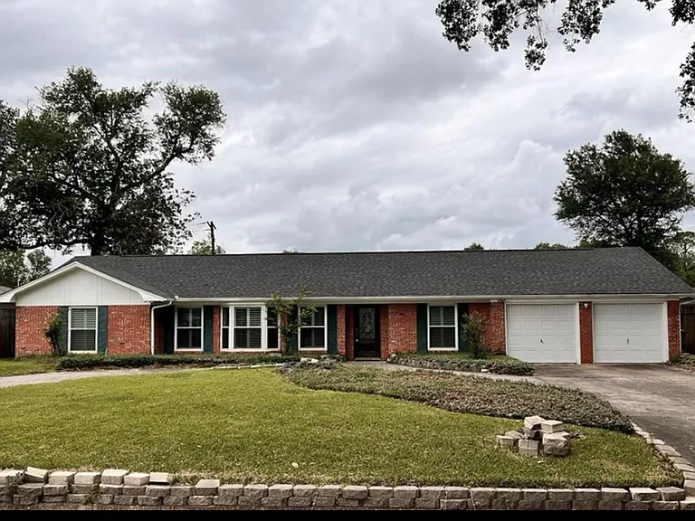 3550 Durwood Dr — Photo 2
