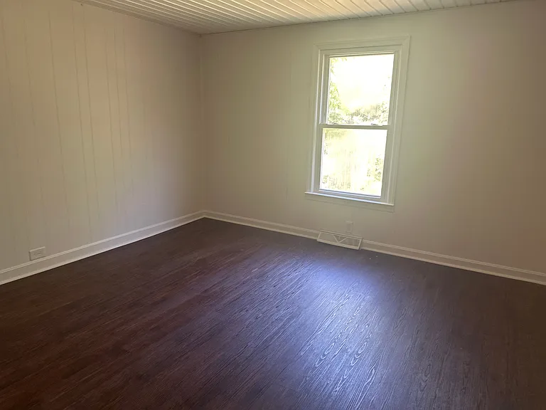 103 Falls St — Photo 8
