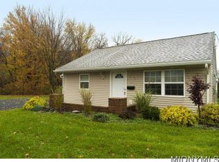 27 Francis Rd, New Hartford, NY 13413