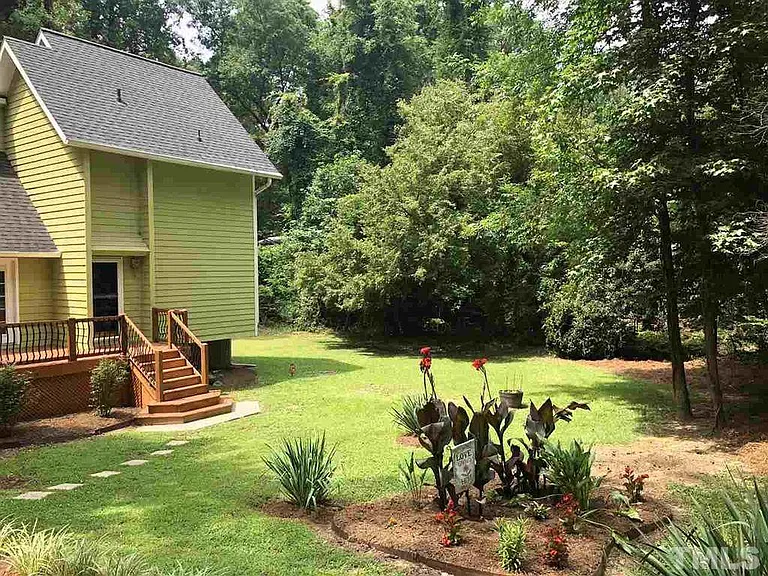 1017 Stonehedge Ave — Photo 2