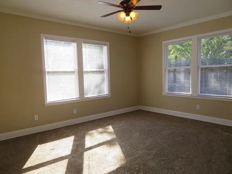 1809 Netherwood Ave — Photo 2