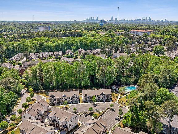2nd image of 1332 Stanley Park Dr