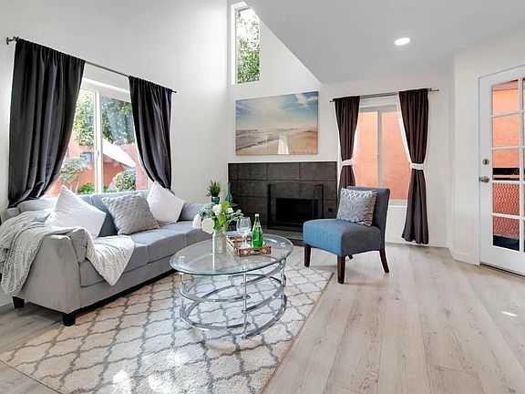 3rd image of 609 Beyer Way Unit 301