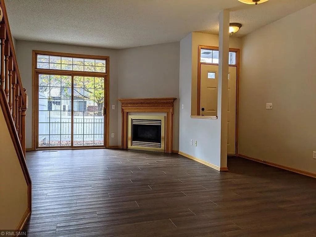 2 bed, 1225 sqft, $1,950 — Photo 4
