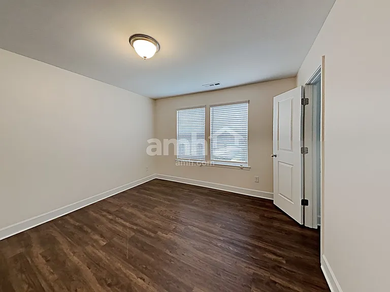 5075 Trailwater Dr — Photo 16