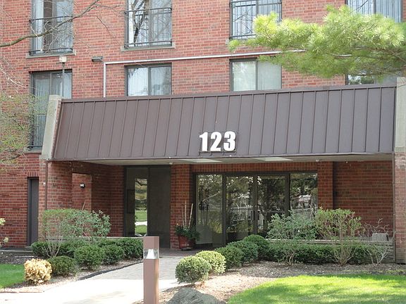 2nd image of 123 Acacia Cir APT 306