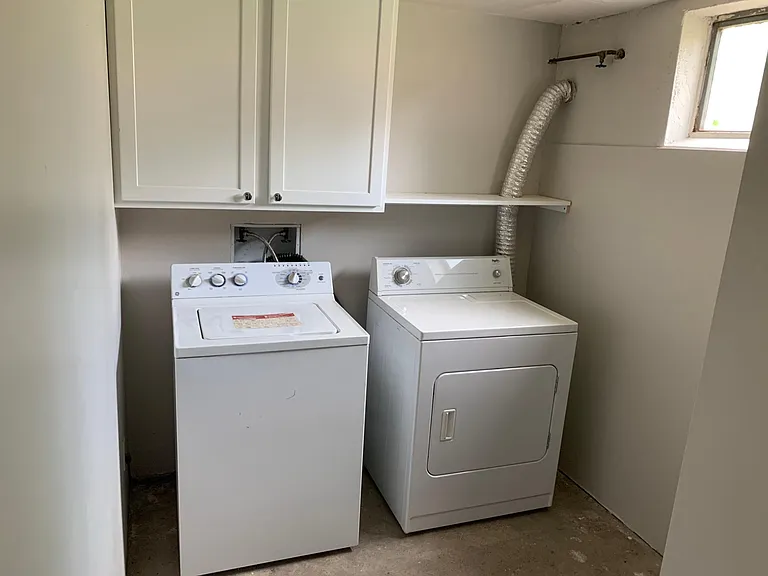 2325 S Clayton St — Photo 25