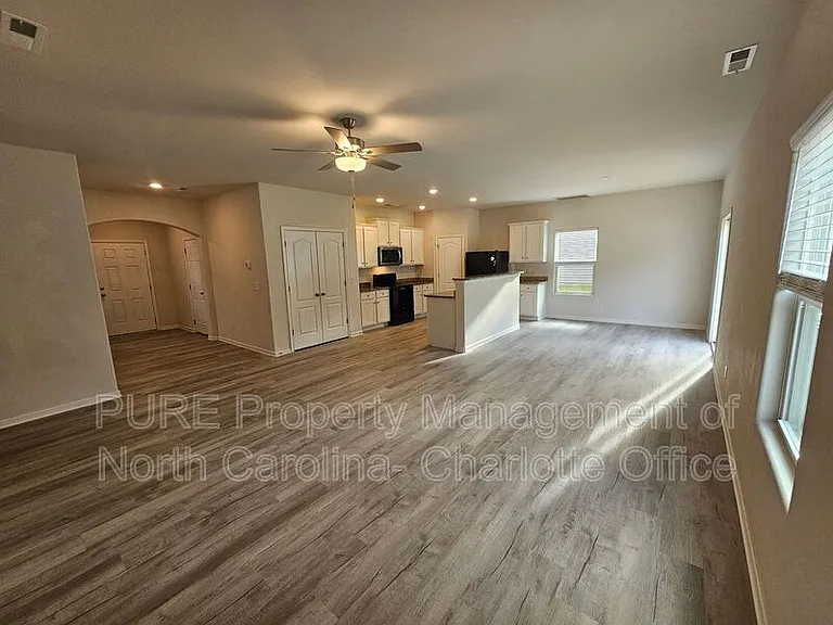 7015 Amberly Hills Rd — Photo 2