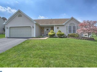 5 Brentwood Dr, Sinking Spring, PA 19608