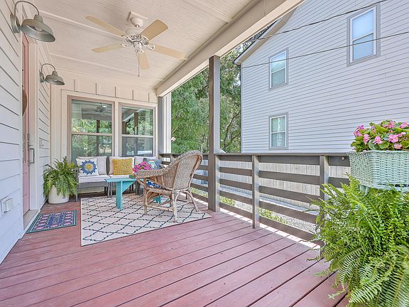 4th image of 1095 Bexley St