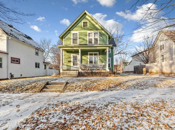 211 6th St E, Northfield, MN 55057