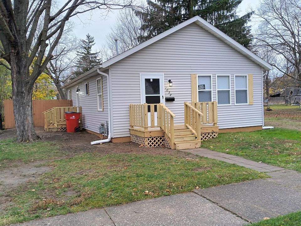1058 McAllister Ave, Benton Harbor, MI 49022 Zillow