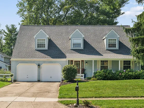 261 Northigh Dr, Columbus, OH 43085