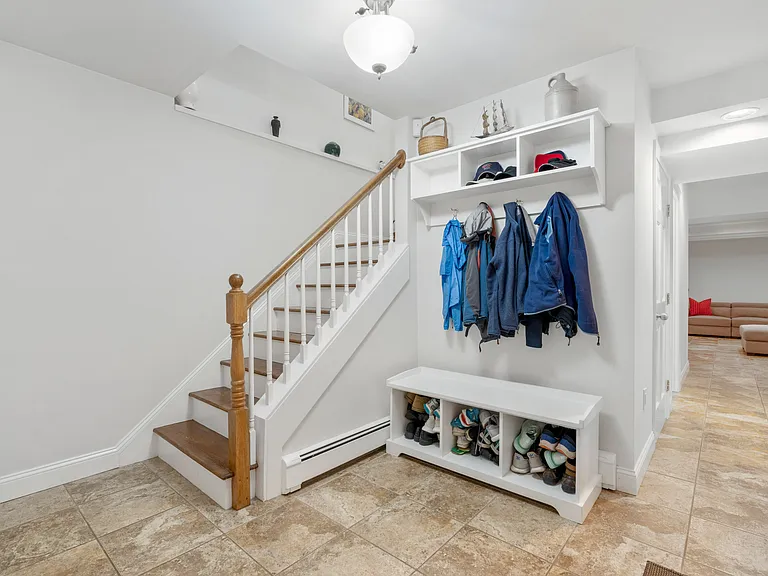 525 Carroll Ave — Photo 24