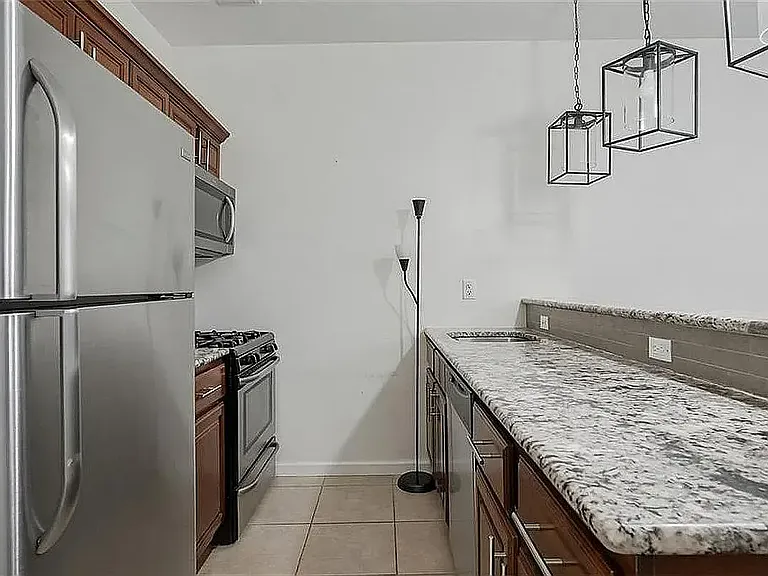 364 Evergreen Ave #1 — Photo 4