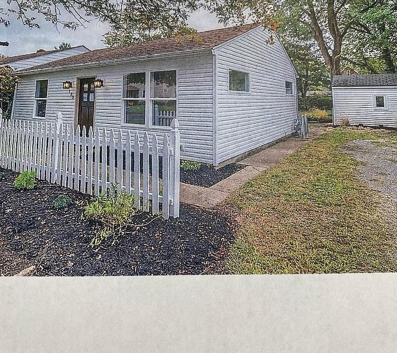1st image of 133 Roosevelt Ave